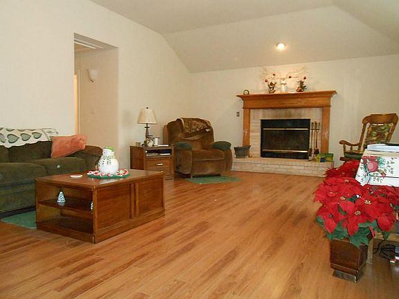 3rd image of 21153 Shannon Cir