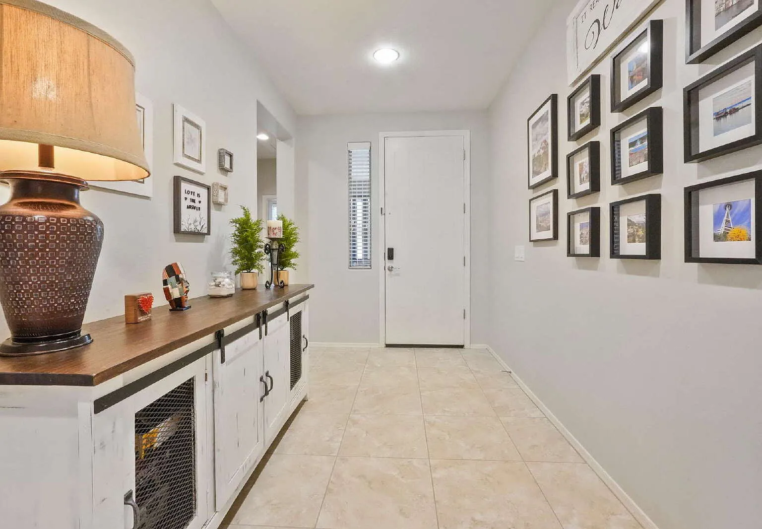 3 bed, 2.0 bath, 2588 sqft, $2,695 — Photo 3