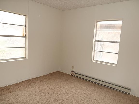 5th image of 222 Avolyn Dr