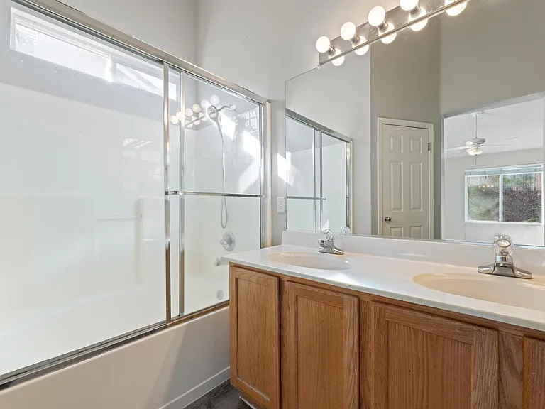 4866 Canfield Cir — Photo 14