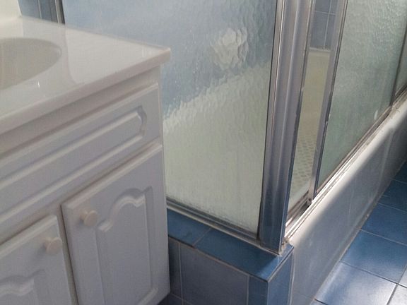 5th image of 270 Seaman Ave