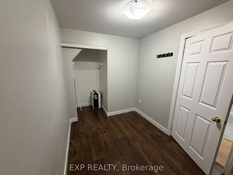 73 Roxborough Rd #LOWER — Photo 22