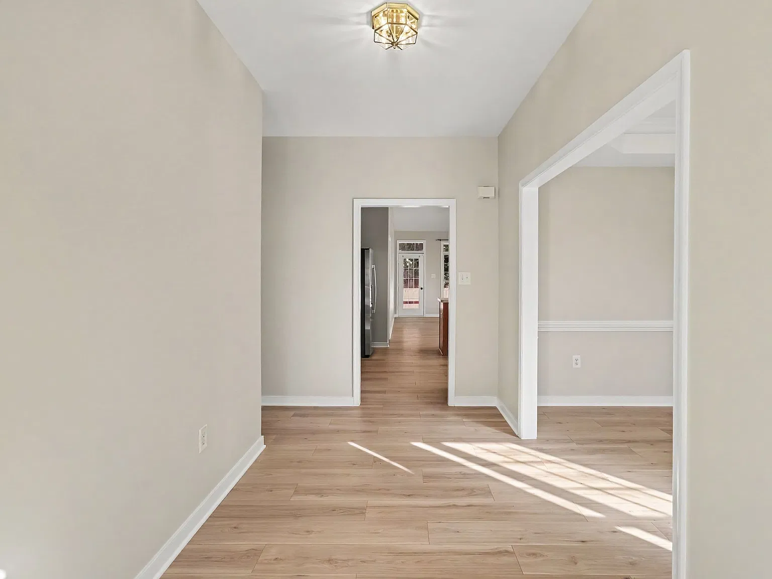 4 bed, 2471 sqft, $2,650 — Photo 4