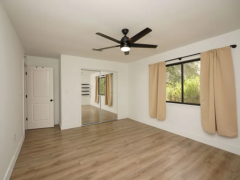 2419 Rocky Shores Dr — Photo 36