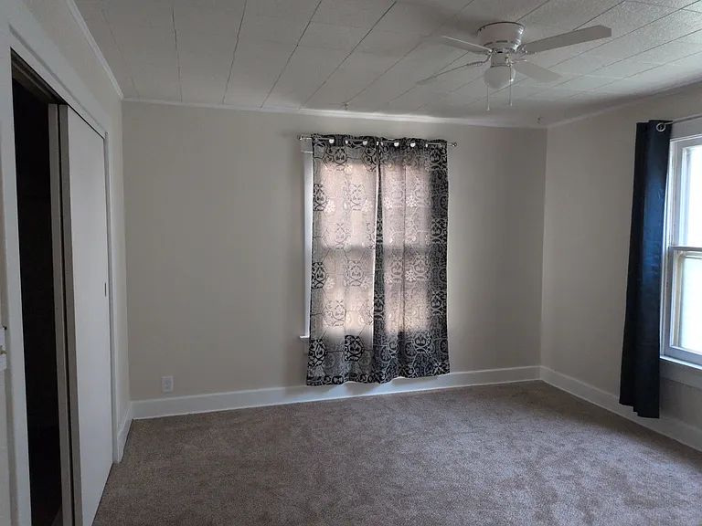 247 Henry St — Photo 6