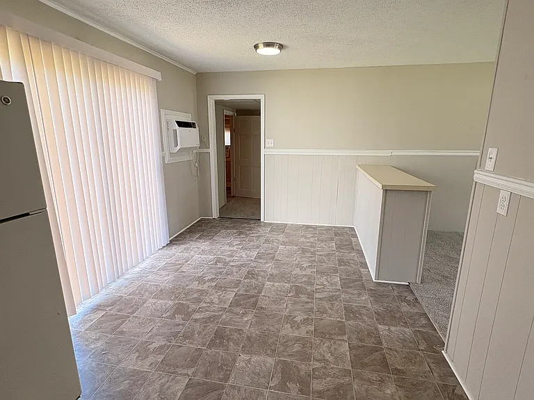 1821 Andrews Blvd — Photo 6