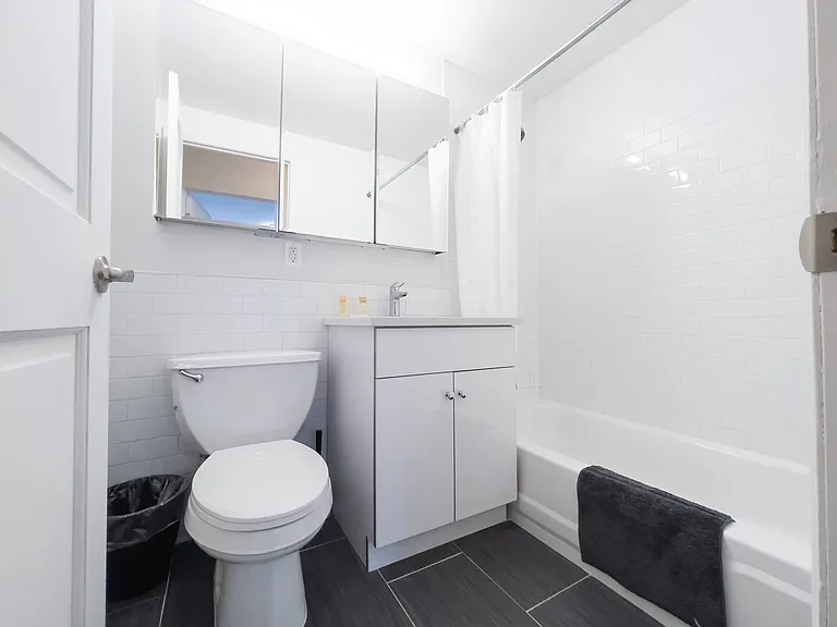 614 10th Ave #3E — Photo 8