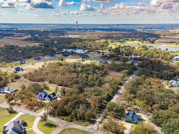 3rd image of 42 Nicklaus Dr