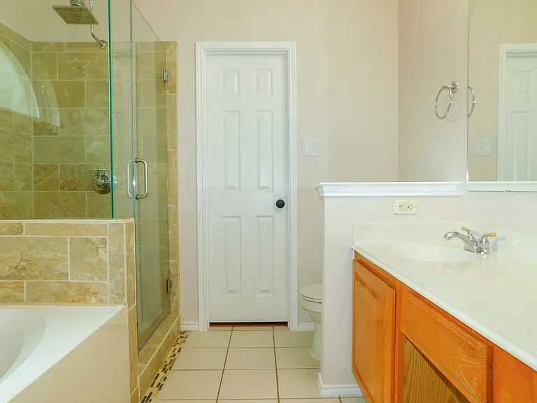 7917 Seven Oaks Ln — Photo 20
