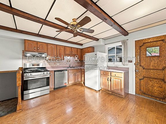 4th image of 680 Easy St E