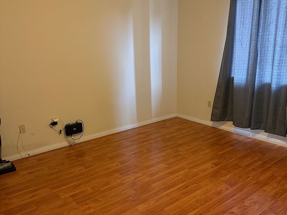 1st image of 14689 Greenbriar Dr