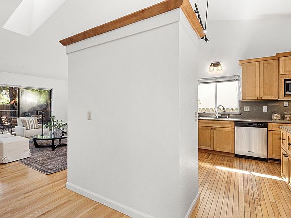 4th image of 476 Talbot Avenue