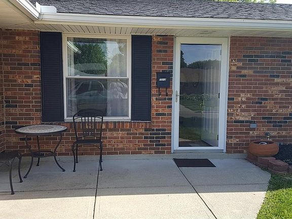 3rd image of 7512 Chatlake Dr