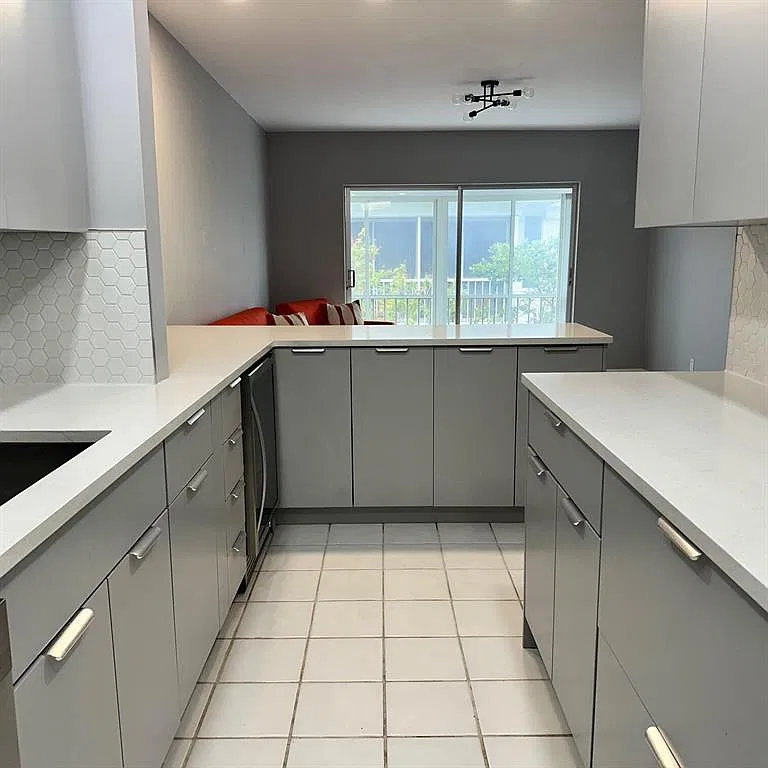 1 bed, 1.5 bath, 756 sqft, $1,600 — Photo 4