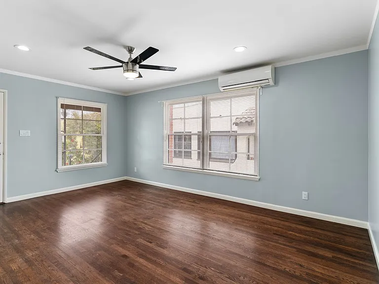 2104 E Florida St — Photo 4