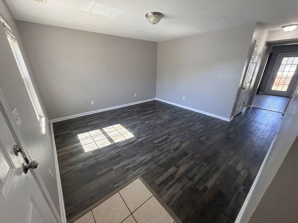 1st image of 445 W Vine St #3