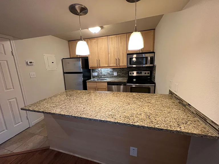 7685 Northcross Dr #909 — Photo 3