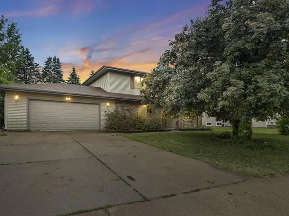 800 Clover Lane, Oregon, WI 53575
