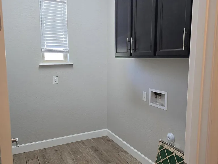 5605 N 189th Dr — Photo 6