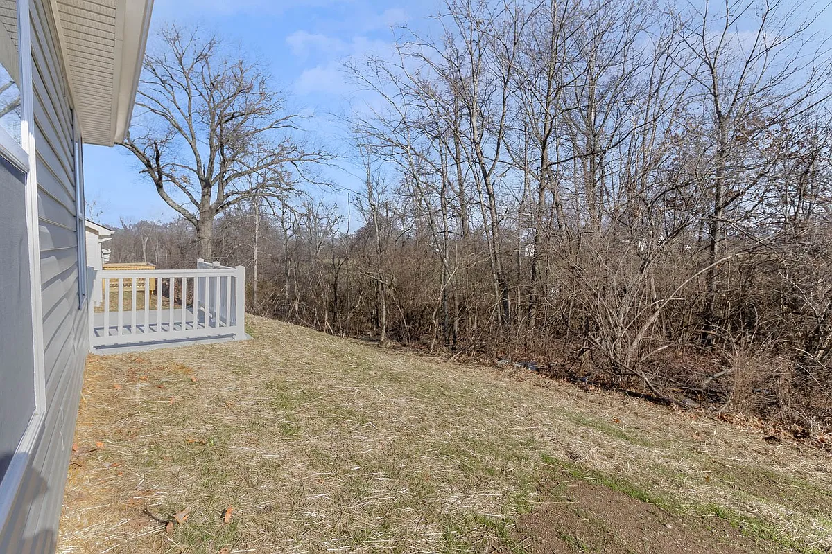 Building Photo - 8 E Persimmon Dr