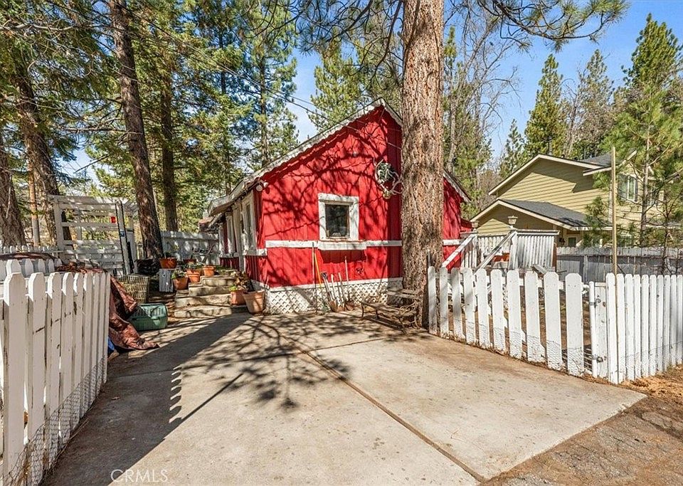 1st image of 42596 Willow Ave