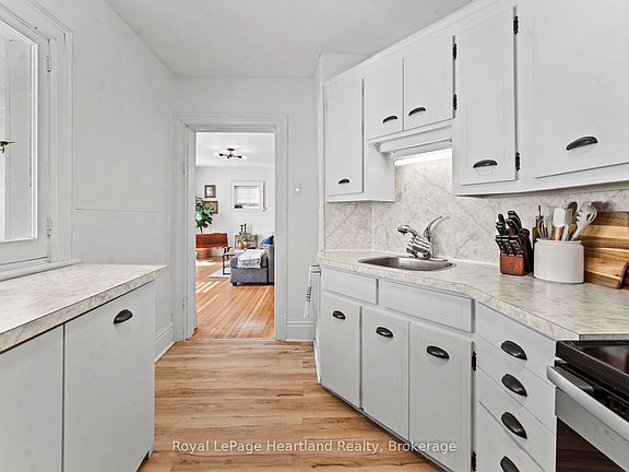 5th image of 171 Huron Rd