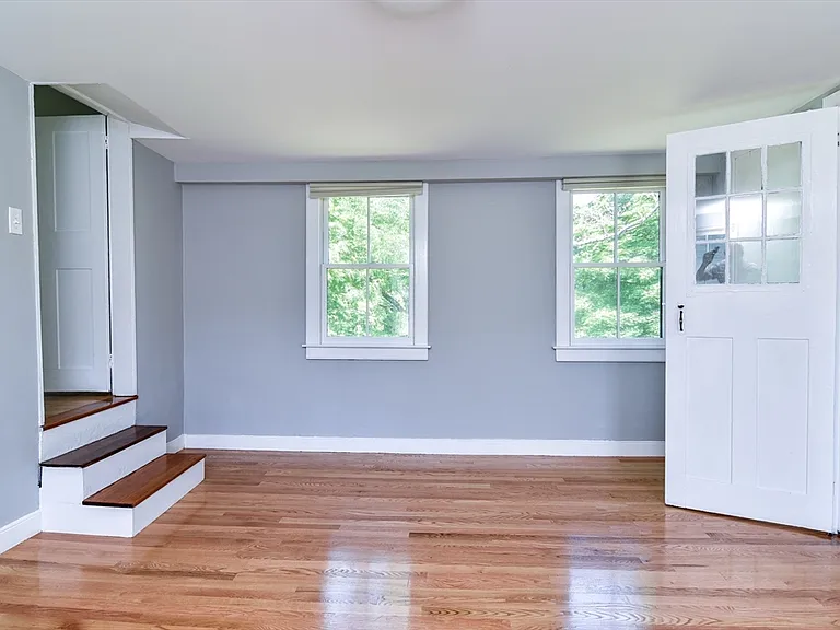 16 Pleasant St — Photo 24
