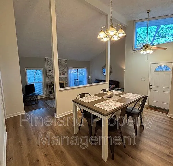 2012 Lakemeadow Dr — Photo 38
