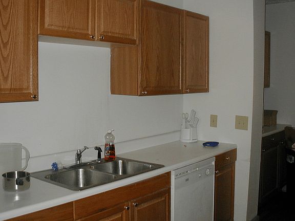 4th image of 58 E 12th Ave