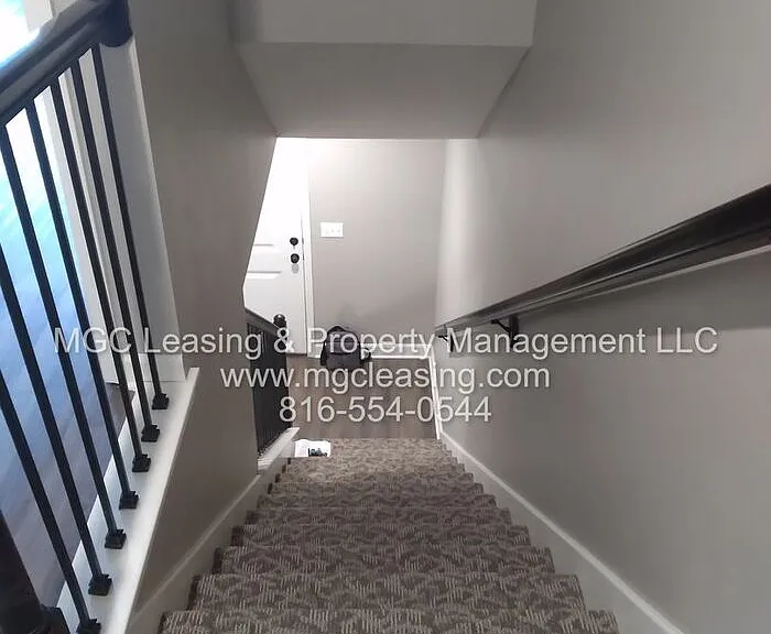 9324 N Main St — Photo 42