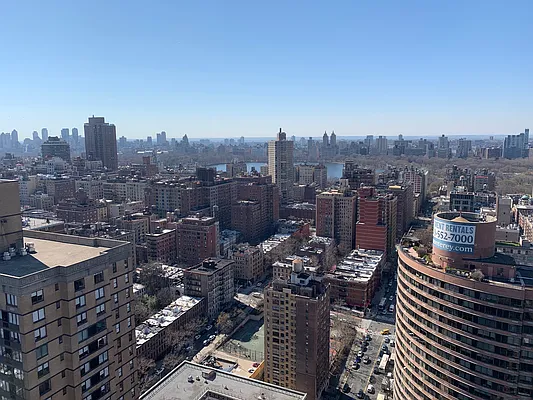 Sold by Living Quest Real Estate Inc. | media 17