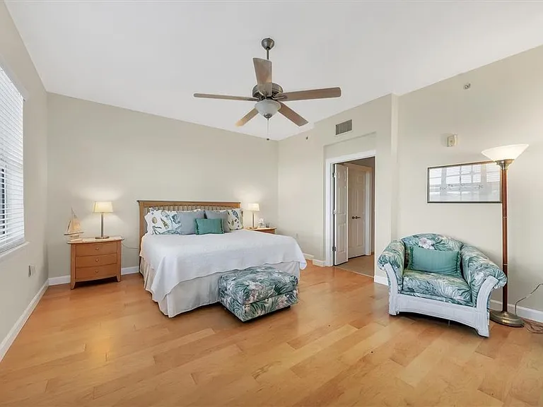 8561 Amberjack Cir #301 — Photo 9