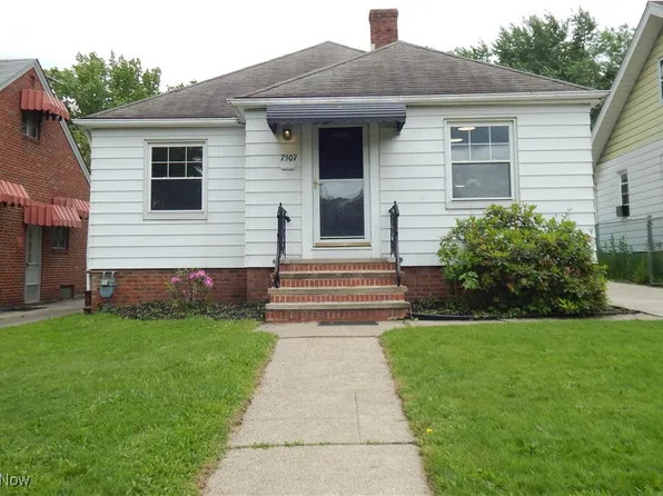 7507 Manhattan Ave, Parma, OH 44129