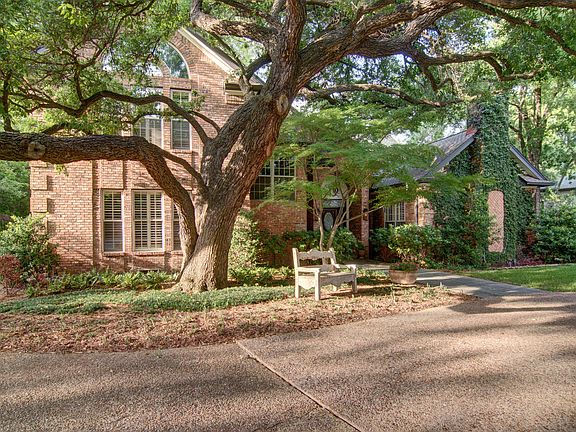 3rd image of 5427 Farquhar Ln