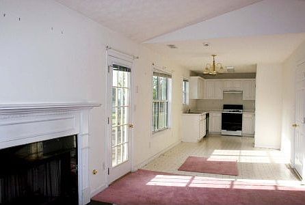 Family to Kitchen