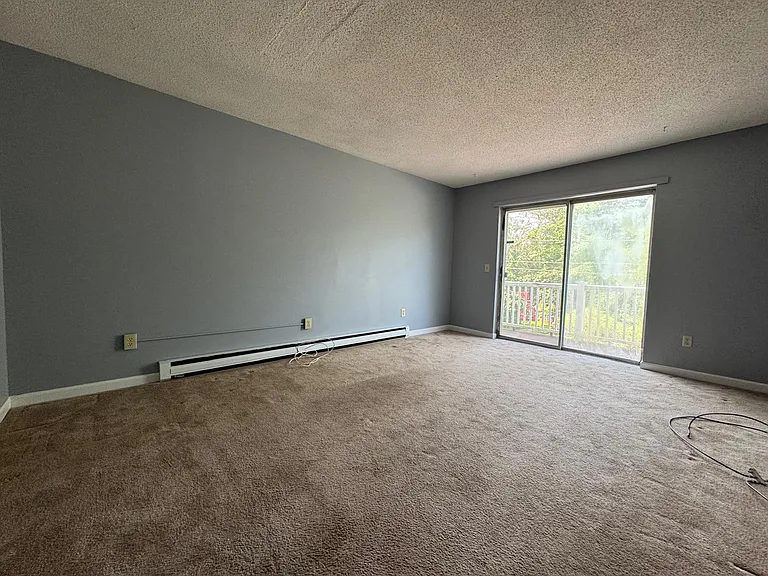 176-9 Lincoln St — Photo 3