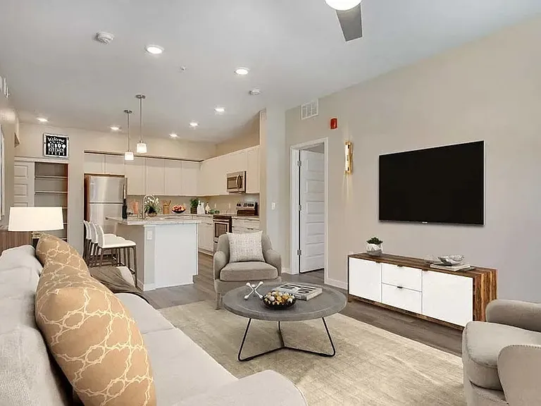 Silverado Apartments — Photo 19