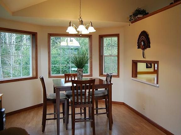4th image of 1056 NE 7th Dr