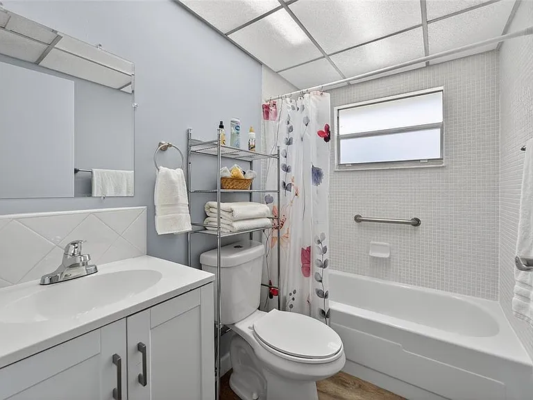 1802 Bedford Ln #12 — Photo 5