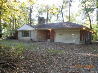 22255 Carleton Ave, Southfield, MI 48033