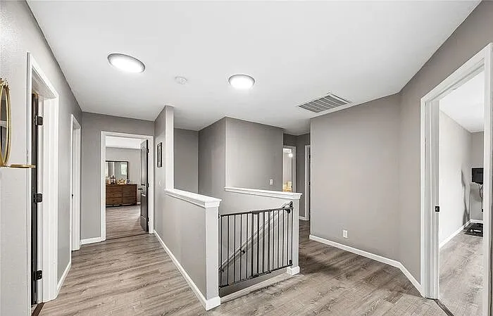 5 bed, 2.5 bath, 2800 sqft, $3,750 — Photo 4