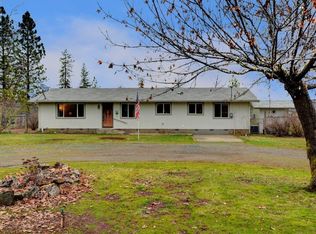 3925 Rockydale Rd, Cave Junction, OR 97523