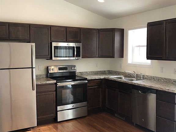 4th image of 10 Parkview Ln