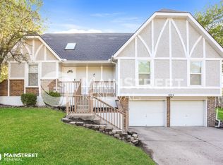 1004 SW Mic O Say Cir, Blue Springs, MO 64015