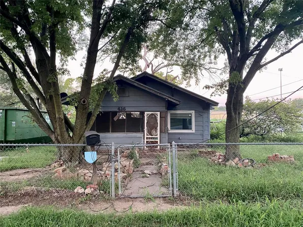 416 S Walnut St, Bristow, OK 74010