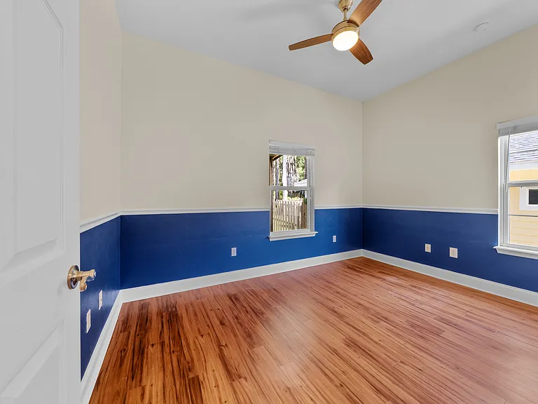 10538 Palmetto Blvd — Photo 21