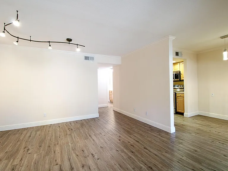2408 Larkspur Ln #247 — Photo 16