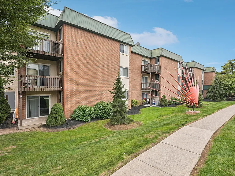 Aspen Apartments — Photo 46