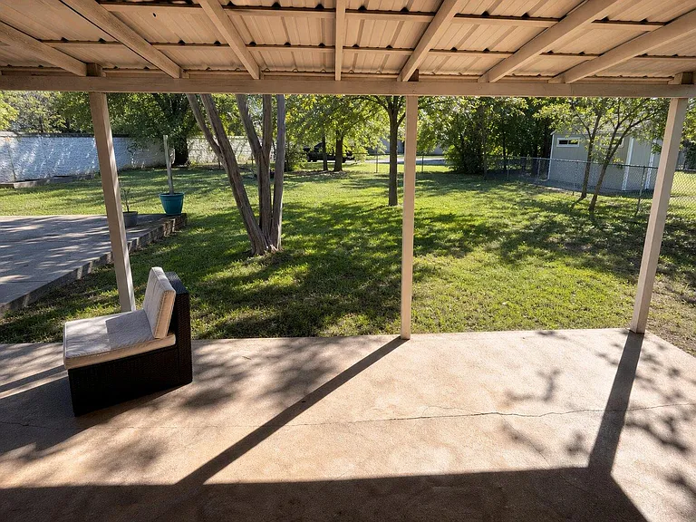 1105 Green Meadow Dr — Photo 23