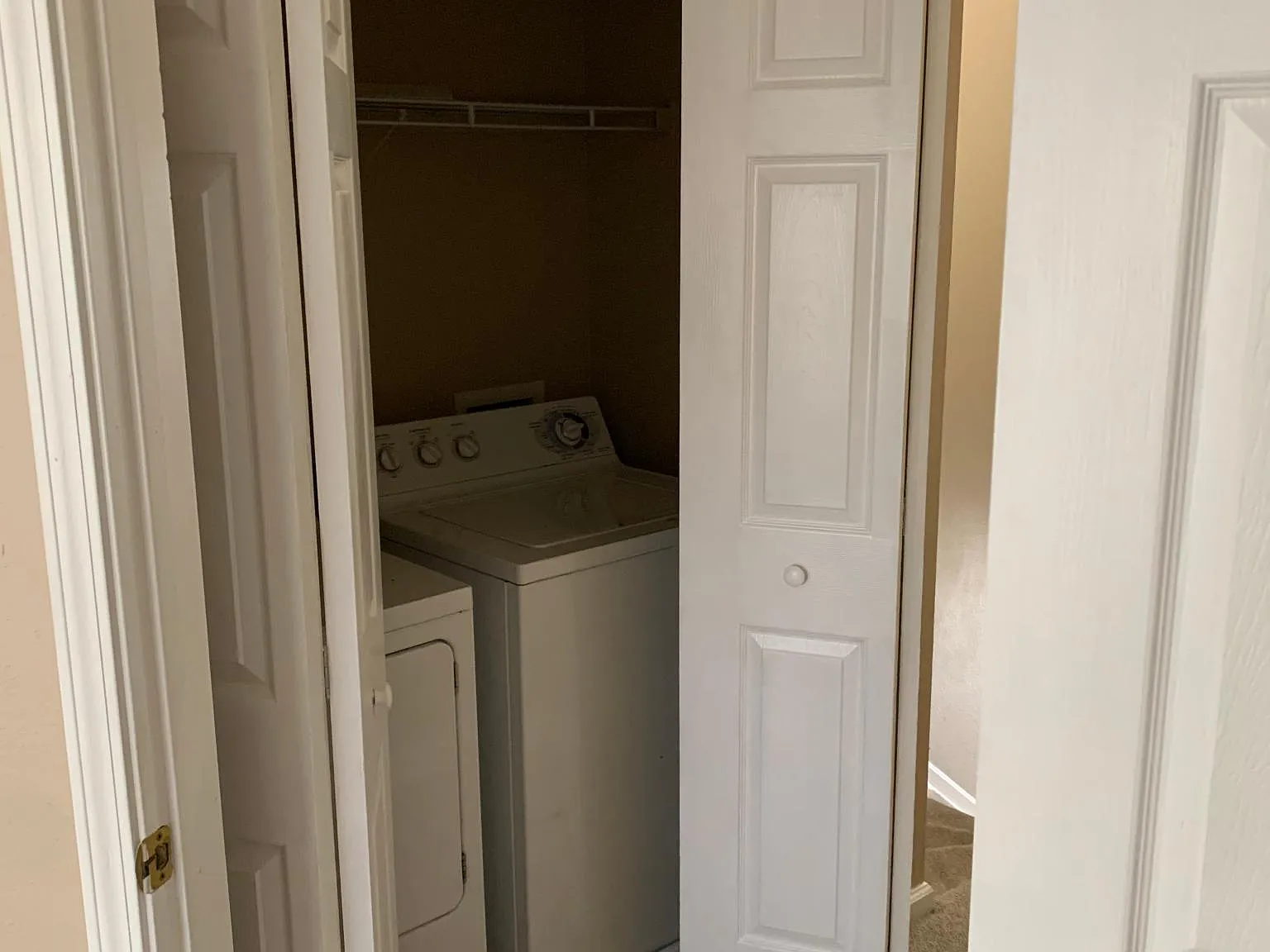 2 bed, 1184 sqft, $1,745 — Photo 3
